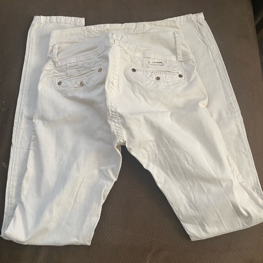 Jeans without pockets